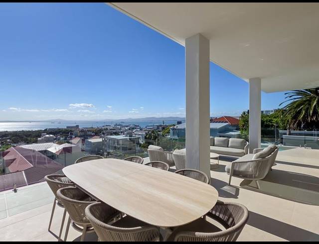 5 BEDROOM HOUSE FOR SALE IN GREEN POINT